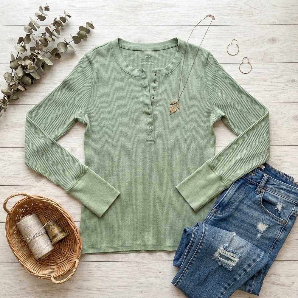 Aerie Sage Green Waffle Knit Henley Long Sleeve Top XL